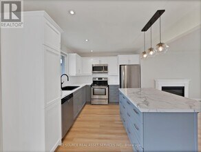 14 Clement Pl in St Catharines, ON - Building Photo - Building Photo