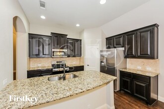 1652 Sandle Wood Dr in Weatherford, TX - Building Photo - Building Photo
