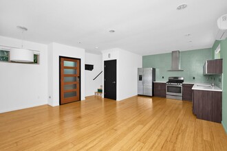 1807 25th Ave in Seattle, WA - Building Photo - Building Photo