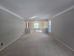 33811 Hunters Pointe Rd in Farmington Hills, MI - Building Photo - Building Photo