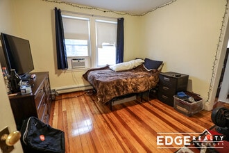 43 Newcastle Rd, Unit 2 in Boston, MA - Foto de edificio - Building Photo