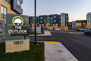 The Outlook at 1000 Oaks Apartments