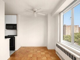 392 Central Prk W in New York, NY - Building Photo