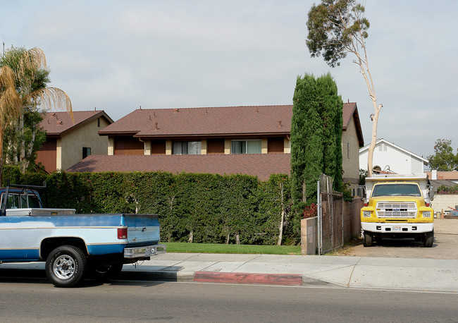 860 N Glassell St in Orange, CA - Building Photo - Building Photo