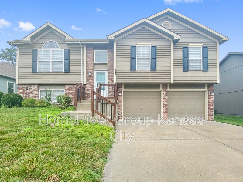 628 NE 99th St in Kansas City, MO - Building Photo