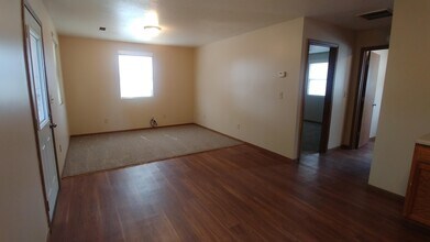 207 N Elm St, Unit 207 in Lebo, KS - Building Photo - Building Photo
