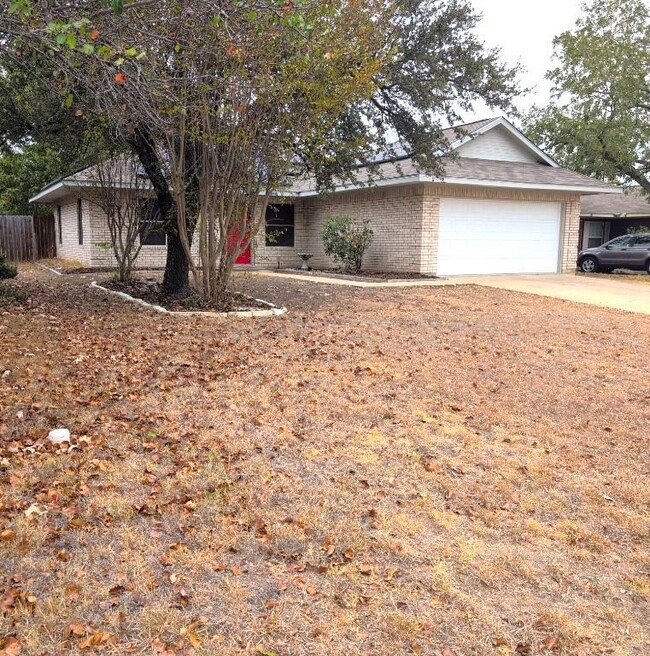 711 Mason St in Leander, TX - Foto de edificio - Building Photo