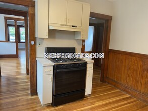11 Newbern Ave in Medford, MA - Building Photo - Building Photo