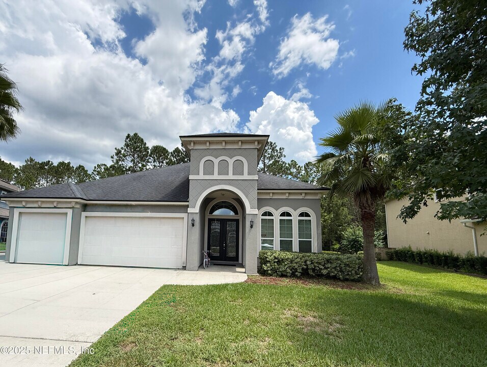 1098 Spanish Bay Court in Orange Park, FL - Building Photo
