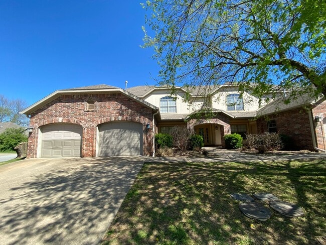 2670 N Valencia Ave in Fayetteville, AR - Building Photo - Building Photo