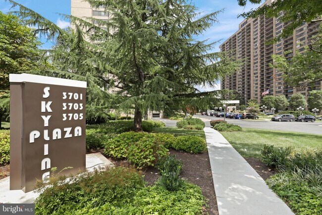 property at 3701 S George Mason Dr