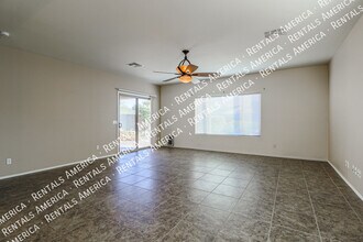 7461 W Pleasant Oak Way in Florence, AZ - Building Photo - Building Photo