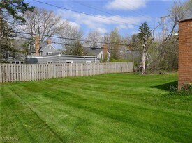 3006 Warrensville Center Rd in Shaker Heights, OH - Building Photo