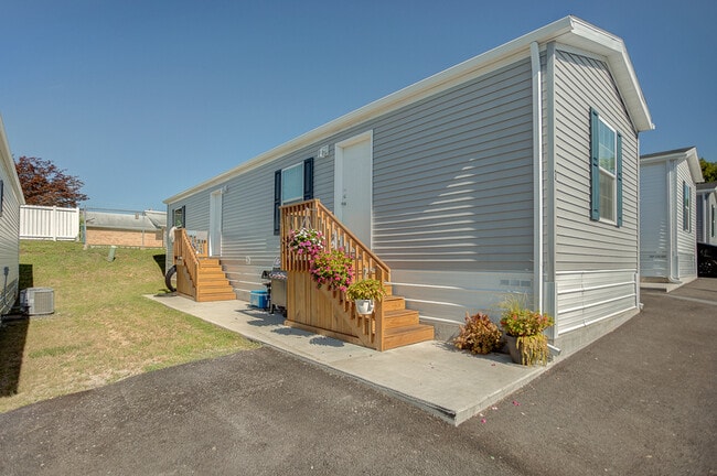 1 Coachlight Trailer Park