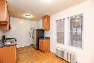 3406 W Berteau Ave-Unit -3406-1 in Chicago, IL - Building Photo - Building Photo