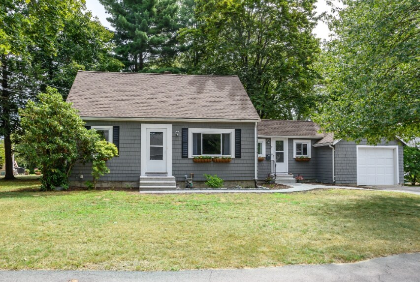 7 Ferndale Rd in Natick, MA - Building Photo