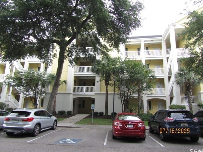 property at 601 N Hillside Dr