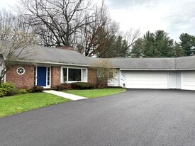 439 Allens Creek Rd in Rochester, NY - Building Photo