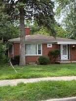 1000 Woodlawn Ave in Ann Arbor, MI - Building Photo