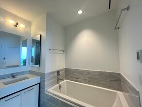 1 Dalton St in Boston, MA - Building Photo - Building Photo