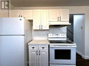 93 Martindale Crescent in Brampton, ON - Building Photo - Building Photo