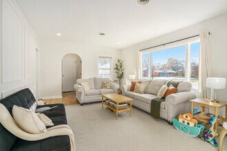 204 E Spring St in Middlebury, IN - Building Photo - Building Photo