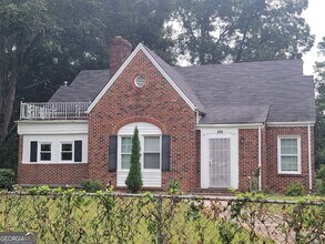 644 Kennolia Dr SW in Atlanta, GA - Foto de edificio - Building Photo