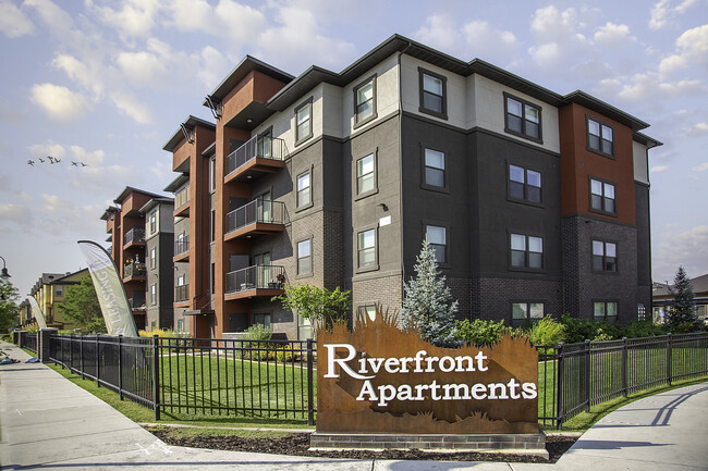 Riverfront in Salt Lake City, UT - Foto de edificio - Building Photo