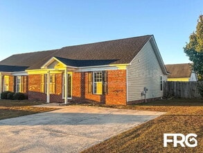 1145 Nicklaus Dr in Greenville, NC - Building Photo - Building Photo