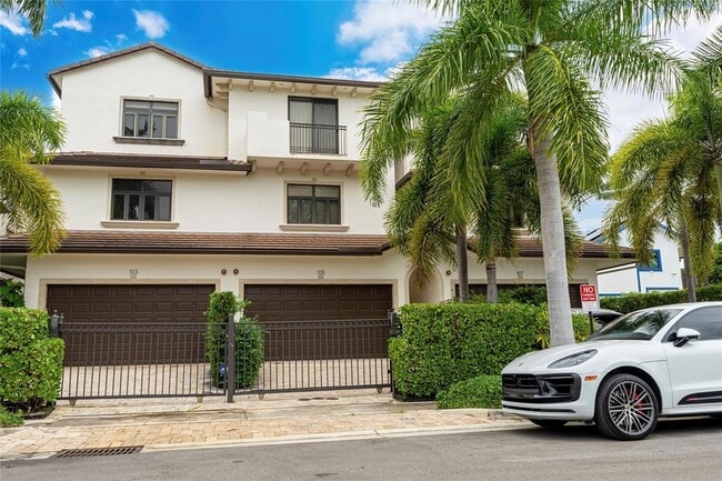 105 Isle of Venice Dr in Fort Lauderdale, FL - Building Photo - Building Photo