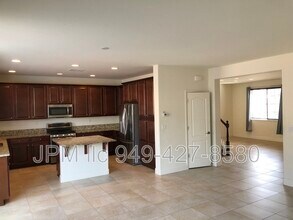 10643 Foxberry Park Dr in Reno, NV - Building Photo - Building Photo