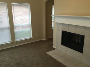 327 Leisure Ln in Waxahachie, TX - Building Photo - Building Photo