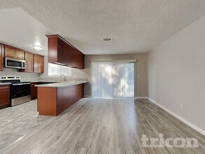 748 La Cruz Ln in Vacaville, CA - Building Photo - Building Photo