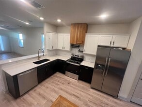 10805 Tildon Ave in Austin, TX - Building Photo - Building Photo