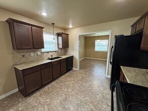 6304 Castle Gap Dr in Killeen, TX - Foto de edificio - Building Photo