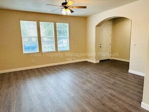 4333 W Pinsapo Dr in Fresno, CA - Building Photo - Building Photo