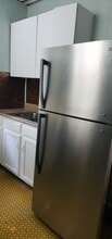 1213 E Jefferson St, Unit A in Bloomington, IL - Building Photo - Building Photo