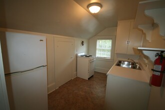 1009 Golf St in Durham, NC - Building Photo - Building Photo