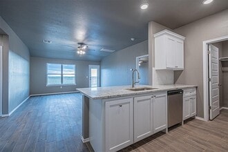 1626 Highland Loop in Guthrie, OK - Building Photo - Building Photo