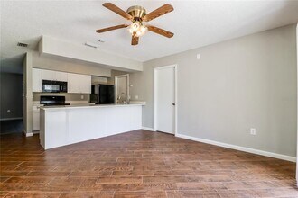 2289 Crystalview Ct in Lakeland, FL - Building Photo - Building Photo