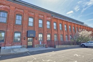 234 S Main St in Middletown, CT - Building Photo