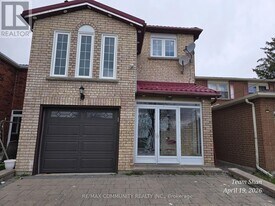 108 Pennyhill Dr in Toronto, ON - Building Photo