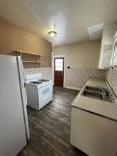 132 W 2nd St in Roxana, IL - Building Photo - Building Photo