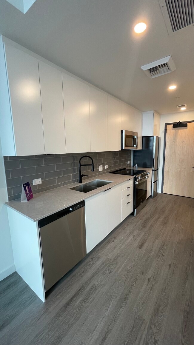 108 NW 27th St, Unit S2 in Miami, FL - Building Photo - Building Photo