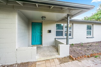 9600 NE 11th St in Midwest City, OK - Building Photo - Building Photo