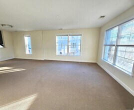 72 Merrell Ave in Stamford, CT - Foto de edificio - Building Photo