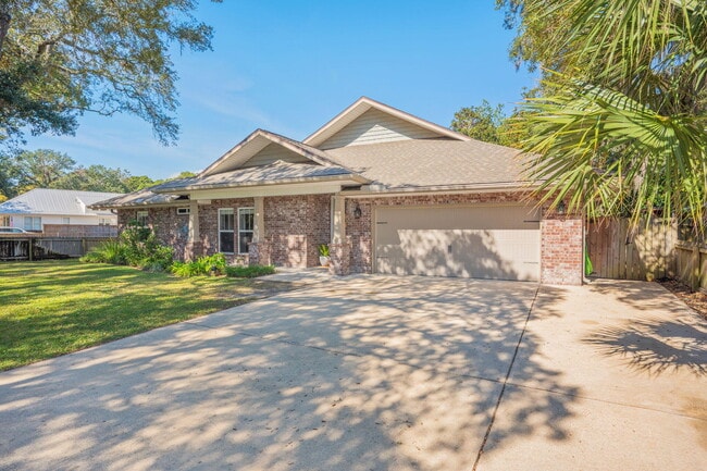 339 Elliott Rd SE in Fort Walton Beach, FL - Building Photo - Building Photo