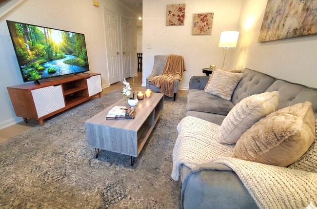 2039 Rondo St, Unit E in Charleston, SC - Foto de edificio - Building Photo