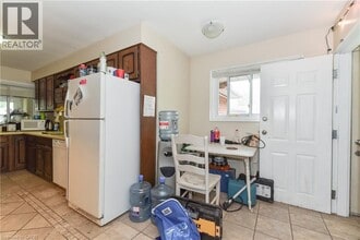 166 Elgin Crescent in Waterloo, ON - Building Photo - Building Photo