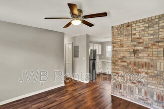 4515 Melvin Cir E in Jacksonville, FL - Building Photo - Building Photo